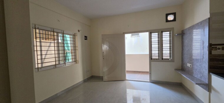 Room, jeevan bima nagar 1 Bedroom 600 Sq.Ft. Apartment In Jeevan Bima Nagar Bangalore 10208620