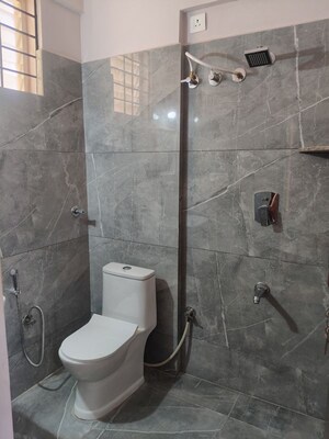 Bathroom in 1 BHK Apartment at Krishna Residency Kadubeesanahalli, Kadubeesanahalli – for Rent