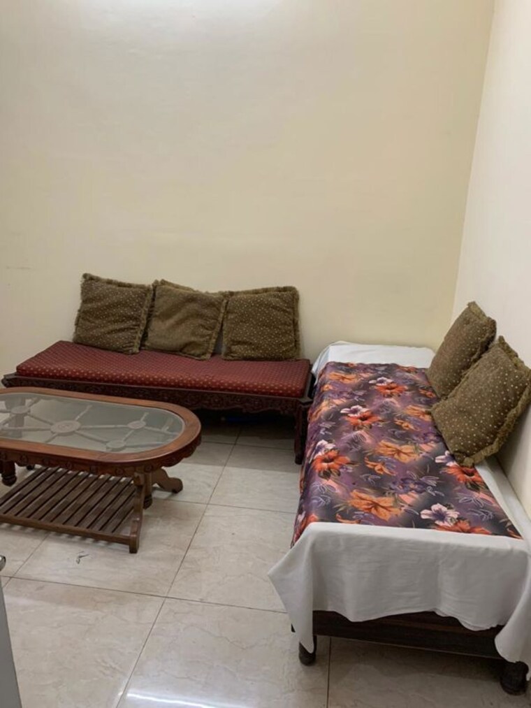 Bedroom, gomti nagar 1.5 Bedroom 600 Sq.Ft. Builder Floor In Gomti Nagar Lucknow 10208663