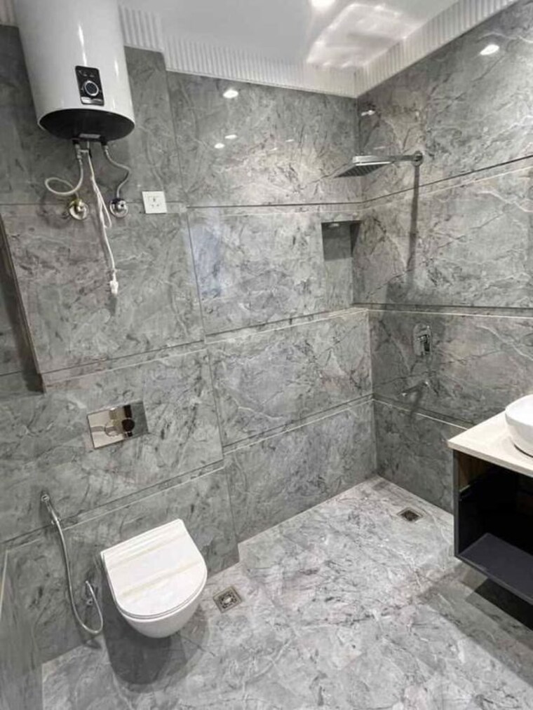 Bathroom, saket 4 Bedroom 2300 Sq.Ft. Apartment In Saket Delhi 10208677