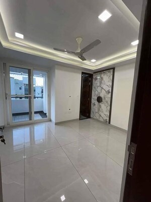 Room in 2 BHK Apartment at Saket – for Rent