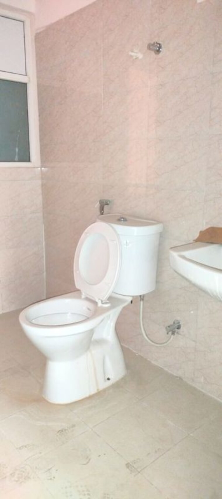 Bathroom, amrapali-golf-homes 2.5 Bedroom 1200 Sq.Ft. Apartment In Sector 4 Greater Noida Greater Noida 10208704