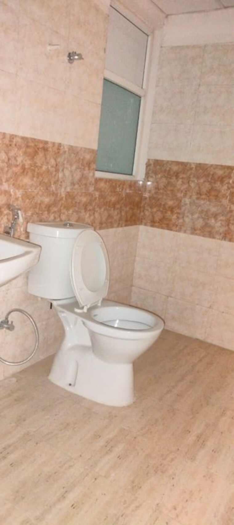 Bathroom, amrapali-golf-homes 2.5 Bedroom 1200 Sq.Ft. Apartment In Sector 4 Greater Noida Greater Noida 10208704