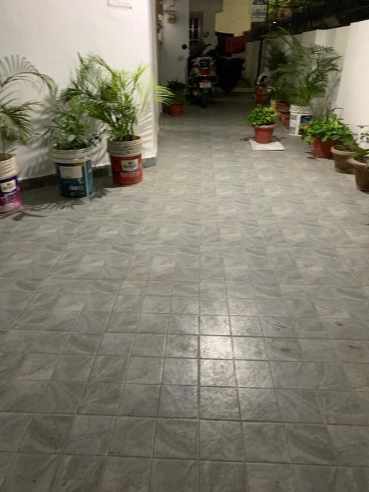  Parking, gomti nagar 2.5 Bedroom 1500 Sq.Ft. Builder Floor In Gomti Nagar Lucknow 10208714