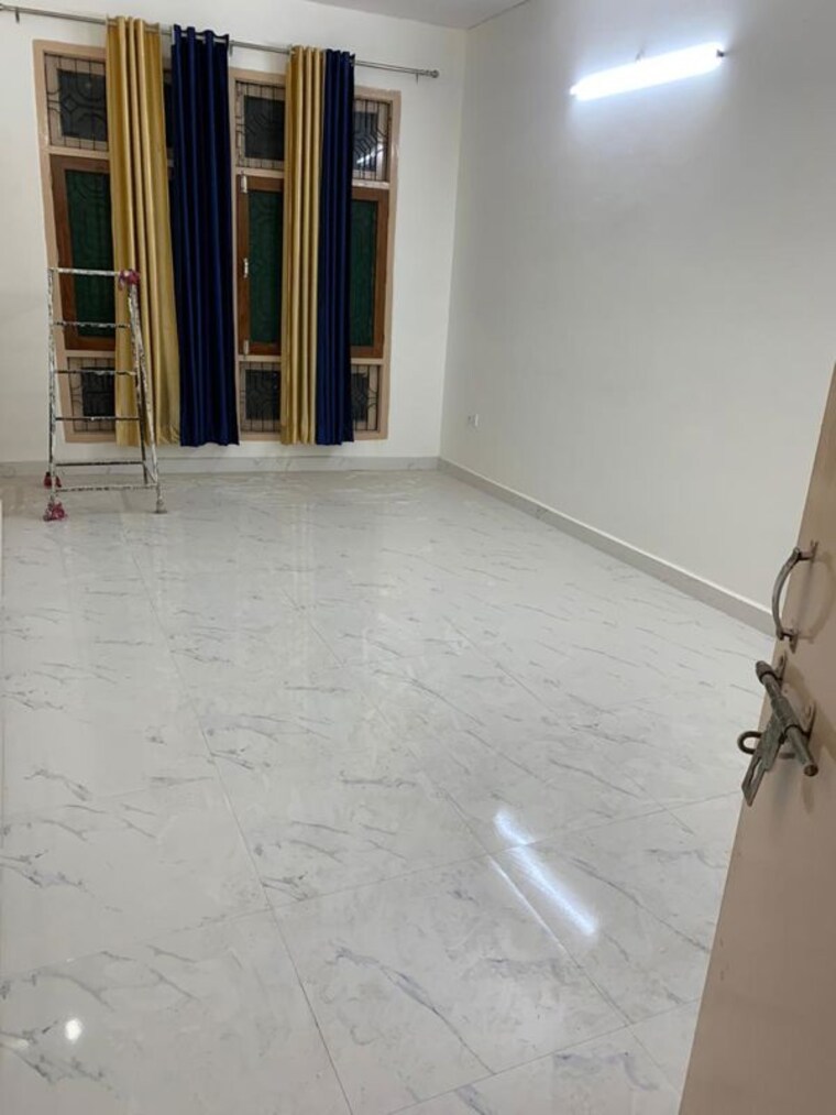 Room, gomti nagar 2.5 Bedroom 1500 Sq.Ft. Builder Floor In Gomti Nagar Lucknow 10208714