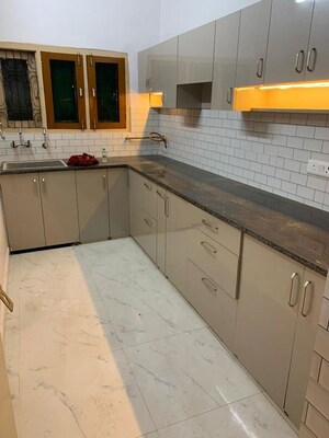 Kitchen in 2.5 BHK Builder Floor at Gomti Nagar – for Rent