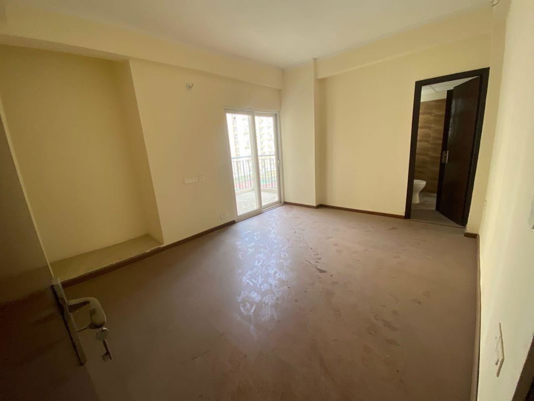 3 BHK 1400 Sq.Ft. Apartment in Amrapali Centurian Park