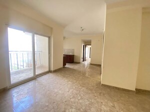 Room in 3 BHK Apartment at Amrapali Centurian Park, Tech Zone 4 Greater Noida – for Sale