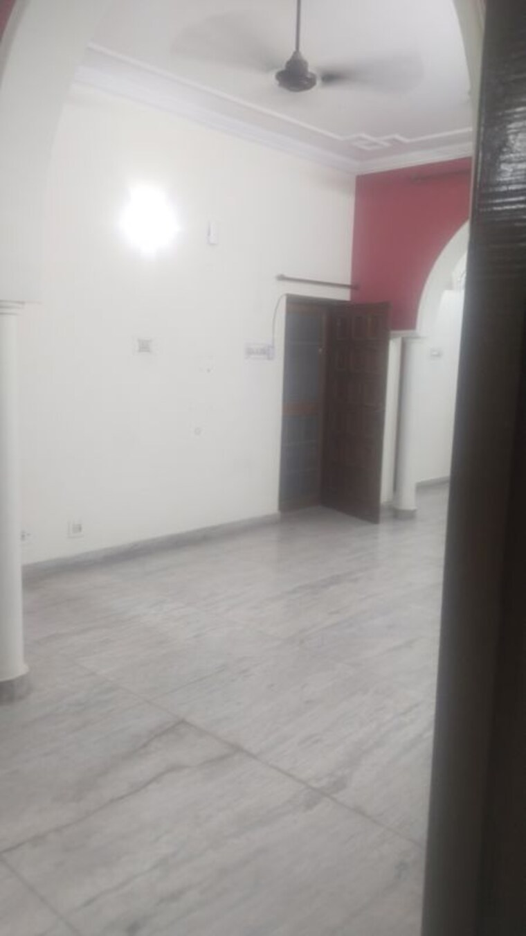 Room, gomti nagar 2 Bedroom 1800 Sq.Ft. Builder Floor In Gomti Nagar Lucknow 10208875