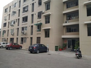 Parking in 1 RK Apartment at Ansal Sushant Estate, Sector 52 – for Sale