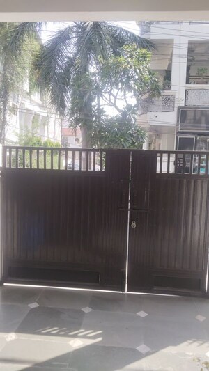 Balcony in 1 RK Builder Floor at Gomti Nagar – for Rent