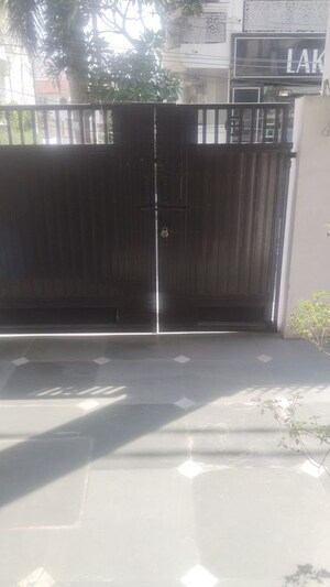 Furnished Amenities in 1 RK Builder Floor at Gomti Nagar – for Rent