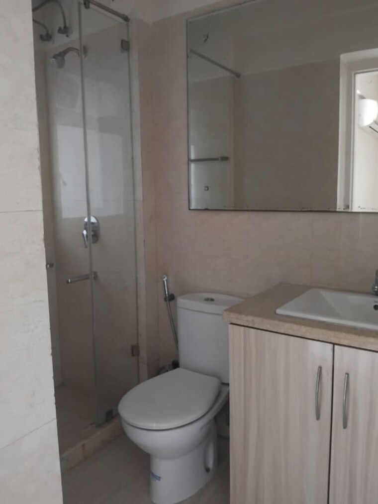 Bathroom, emaar-emerald-floors-premier 3 Bedroom 1650 Sq.Ft. Apartment In Sector 65 Gurgaon 10208968