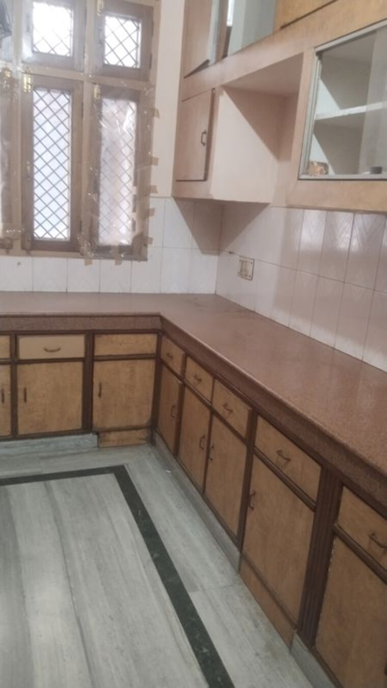 Kitchen, gomti nagar 3 Bedroom 1800 Sq.Ft. Builder Floor In Gomti Nagar Lucknow 10208982