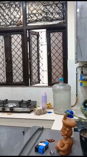 Master Bedroom in 1 BHK Builder Floor at Nirman Vihar – for Rent