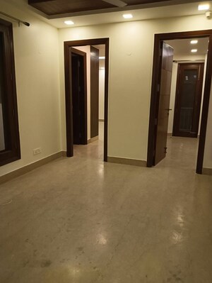 Room in 3 BHK Builder Floor at Panchsheel Enclave – for Rent