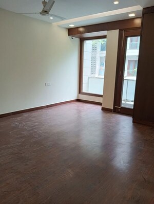 Room in 3 BHK Builder Floor at Panchsheel Enclave – for Rent