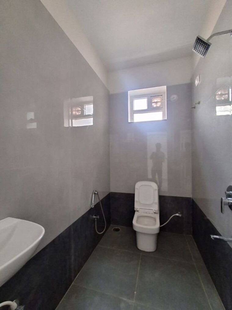 Attached Bathroom, kondapur 3 Bedroom 1800 Sq.Ft. Apartment In Kondapur Hyderabad 10209025