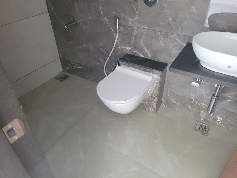 Attached Bathroom, d-and-t-mountain-view-chs 3 Bedroom 941 Sq.Ft. Apartment In Senapati Bapat Road Pune 10209051