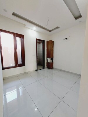 Room in 2 BHK Builder Floor at Sector 11 – for Rent