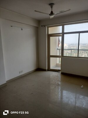 Room in 3 BHK Apartment at Paarth Aadyant, Gomti Nagar – for Rent