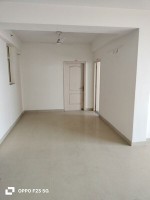 Room in 3 BHK Apartment at Paarth Aadyant, Gomti Nagar – for Rent
