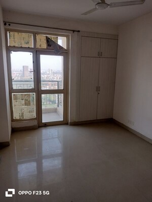 Room in 3 BHK Apartment at Paarth Aadyant, Gomti Nagar – for Rent