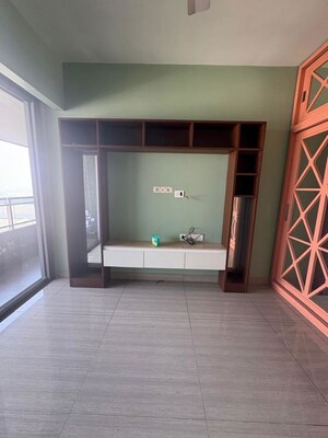 Room in 3 BHK Apartment at Wadhwa The Address Boulevard, Ghatkopar West – for Rent