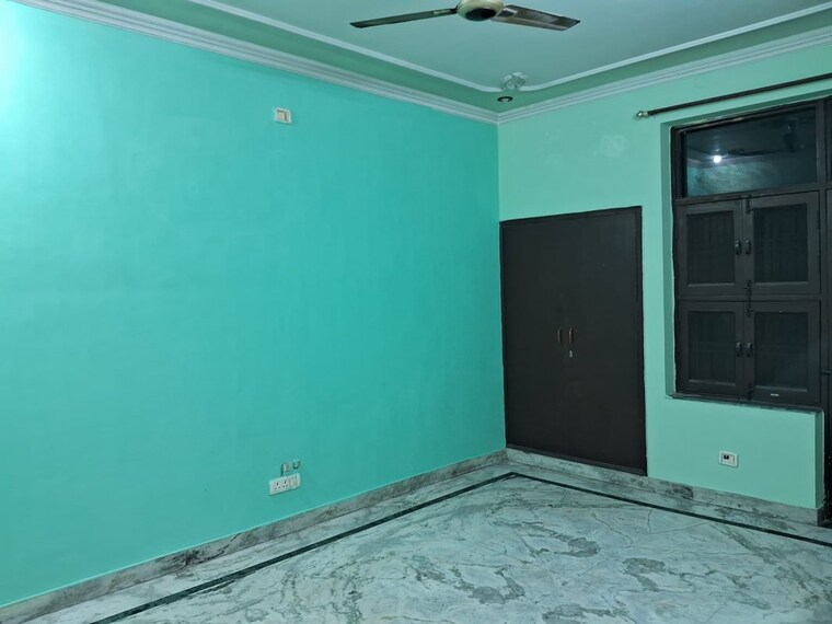 Room, swaran-nagri 2.5 Bedroom 170 Sq.Ft. Builder Floor In Sector 31 Faridabad 10209147