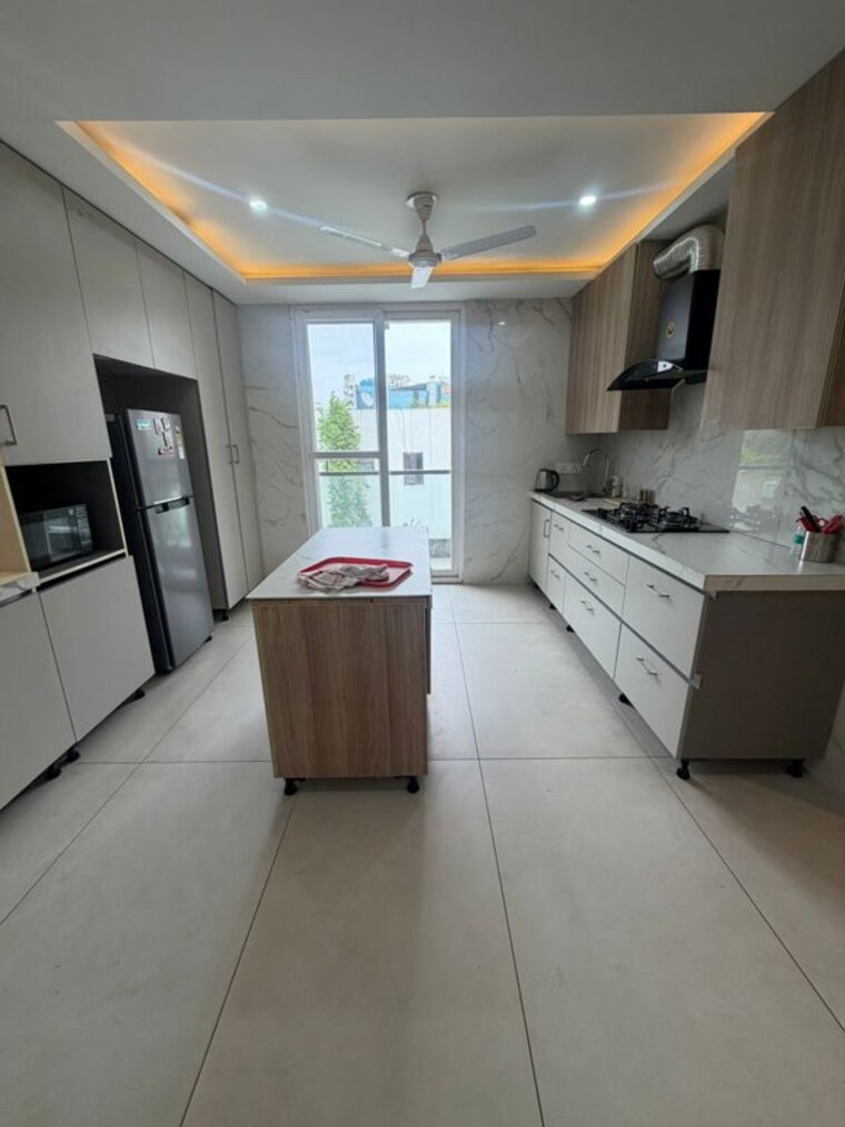 Kitchen, sector 15 3 Bedroom 2700 Sq.Ft. Builder Floor In Sector 15 Gurgaon 10209266