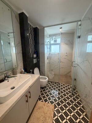 Attached Bathroom in 3 BHK Builder Floor at Sector 15 – for Rent