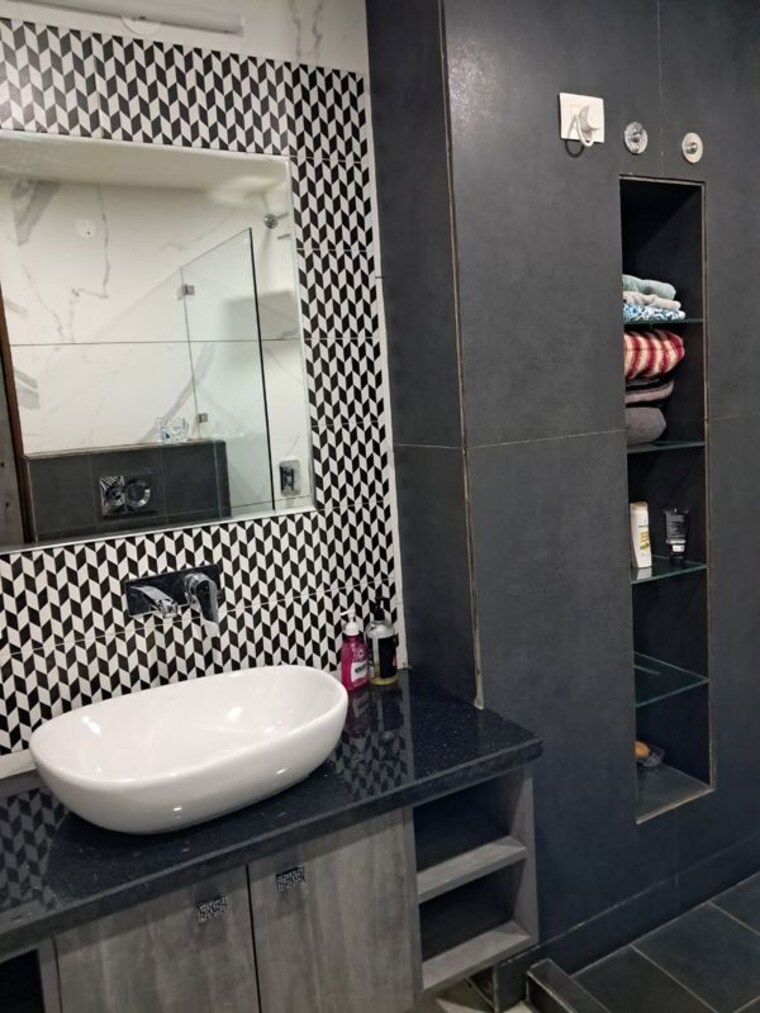 Bathroom, sector 21 5 Bedroom 2200 Sq.Ft. Independent House In Sector 21 Panchkula 10209308