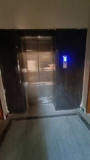 Bathroom in 3 BHK Apartment at North Patel Nagar – for Rent