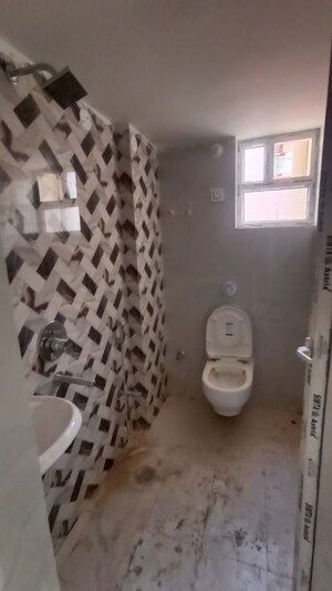 Bathroom in 3 BHK Apartment at North Patel Nagar – for Rent