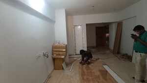 Team Area in 3 BHK Apartment at North Patel Nagar – for Rent