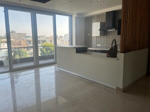 Room in 3 BHK Builder Floor at Sector 10 – for Rent