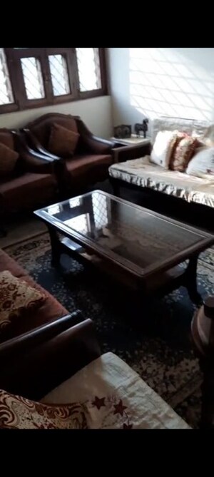 Furnished Amenities in 3 BHK Apartment at Vasant Kunj – for Rent