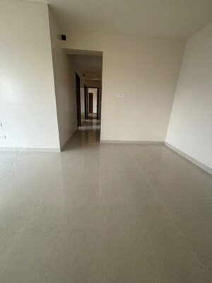 Room in 3 BHK Apartment at Sheth Montana, Mulund West – for Sale
