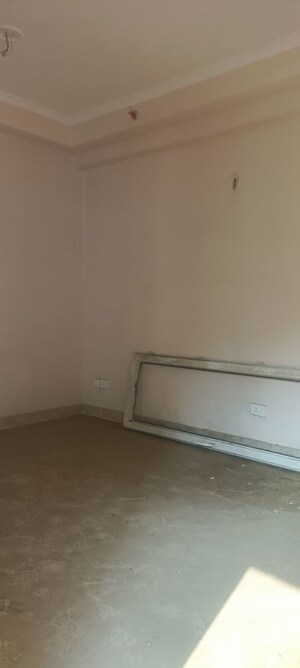 Furnished Amenities in 2 BHK Apartment at Amrapali Golf Homes, Sector 4 Greater Noida – for Sale