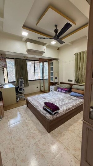 Bedroom in 2 BHK Apartment at Matunga West – for Rent