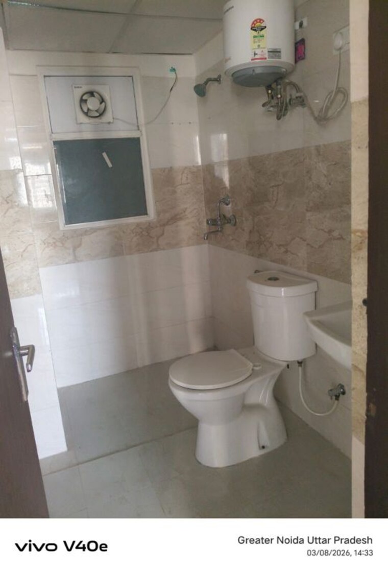 Bathroom, amrapali-golf-homes 3 Bedroom 1115 Sq.Ft. Apartment In Sector 4 Greater Noida Greater Noida 10209767