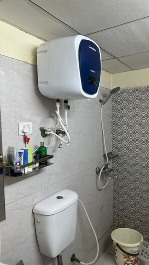 Master Bedroom in 2 BHK Apartment at Gaur City 2 - 14th Avenue, Sector 16c Greater Noida – for Rent