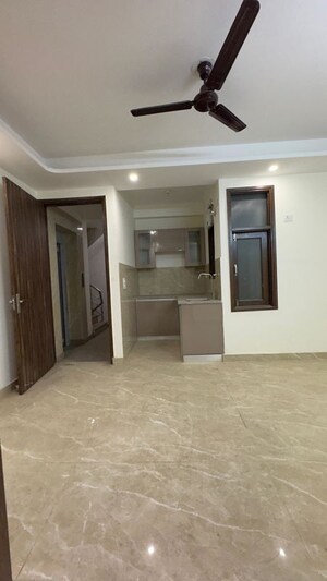 Room in 2 BHK Builder Floor at Palm Residency Chhatarpur, Chattarpur – for Rent