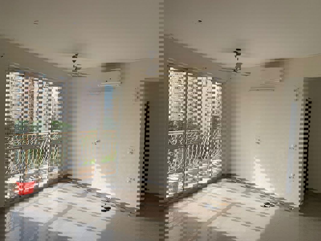 4 BHK + Servant Room 2150 Sq.Ft. Apartment in BPTP Park Prime