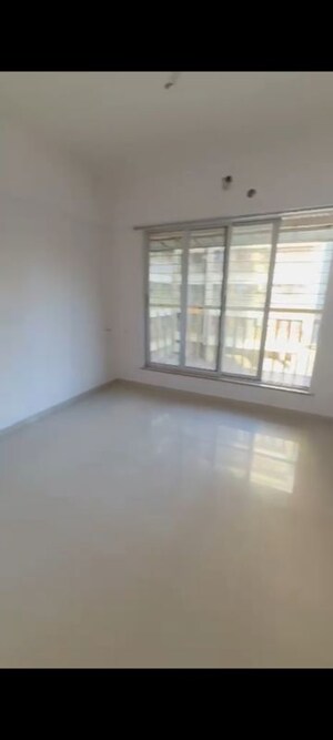 Room in 3 BHK Apartment at Unique Poonam Estate Cluster 2, Mira Road – for Rent