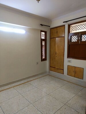 Room in 3 BHK Apartment at Dwarka – for Sale