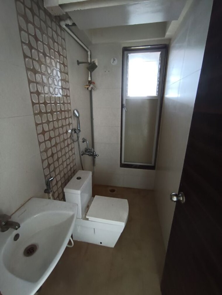 Bathroom, ajmera-new-era 1 Bedroom 460 Sq.Ft. Apartment In Kalyan West Thane 10209785