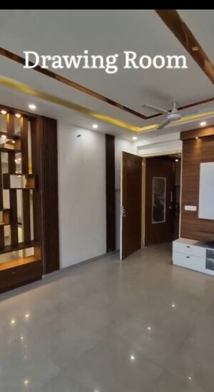 Building Lobby in 3.5 BHK Apartment at Omaxe R2, Gomti Nagar – for Rent