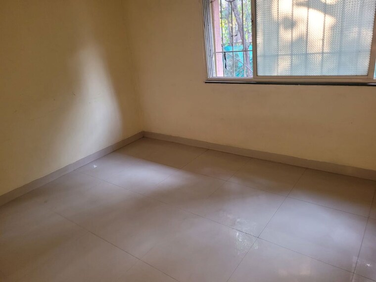 Room, model colony 3 Bedroom 1600 Sq.Ft. Apartment In Model Colony Pune 10210107