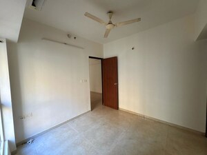 Room in 1 BHK Apartment at Lodha Amara, Kolshet Road – for Rent